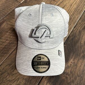 NFL Los‎ Angeles Rams NWT hat Silver L/XL